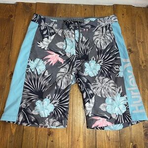 Hurley size 28 gray and blue tropical print board shorts